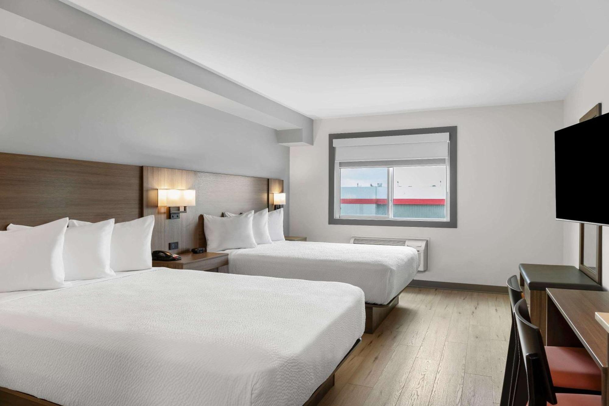 Days Inn By Wyndham Steinbach Eksteriør billede