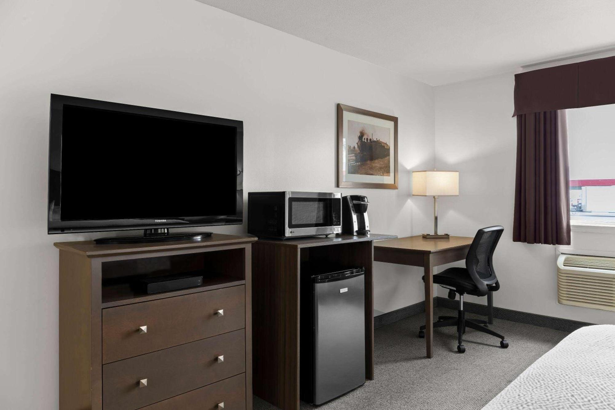 Days Inn By Wyndham Steinbach Eksteriør billede