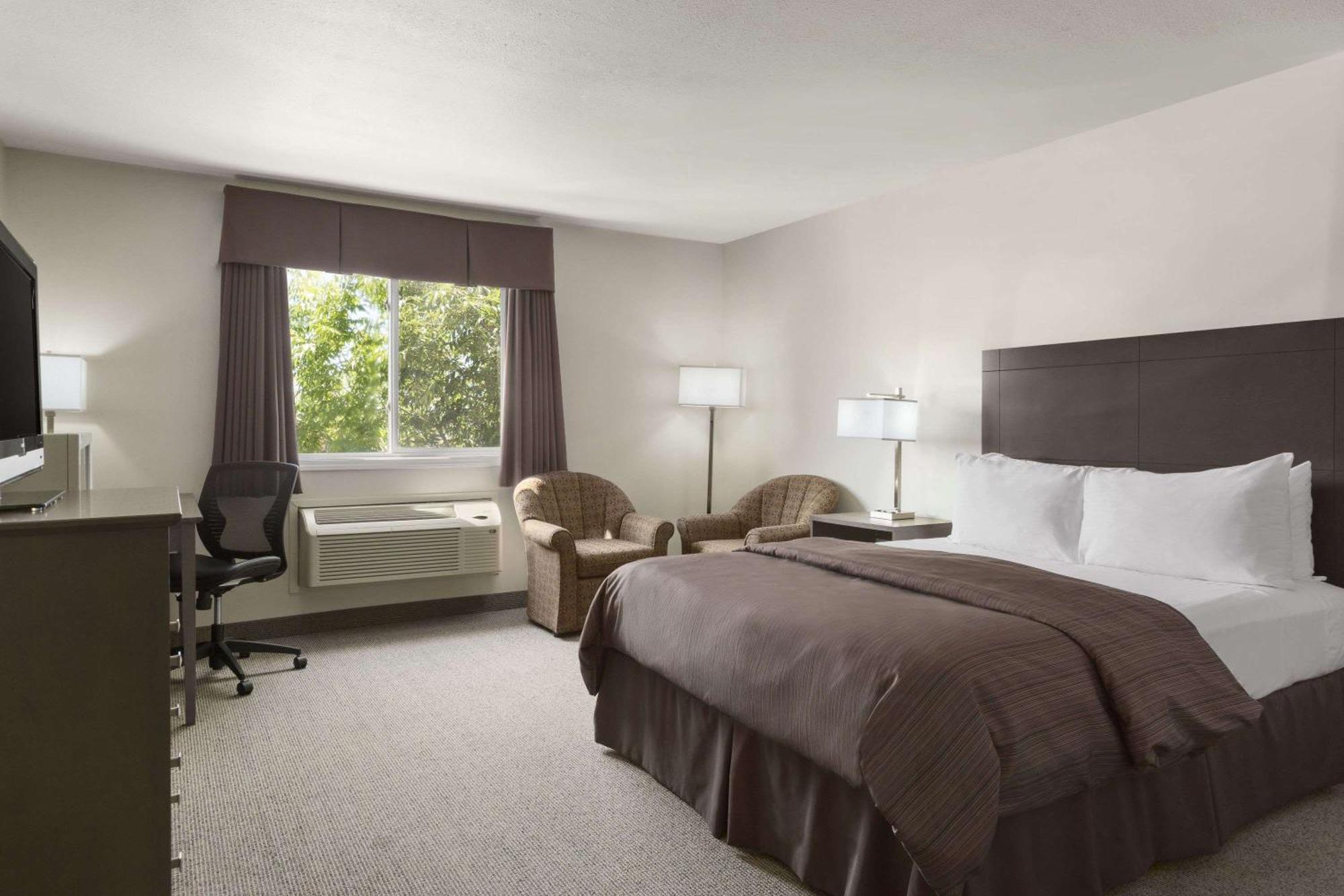 Days Inn By Wyndham Steinbach Eksteriør billede