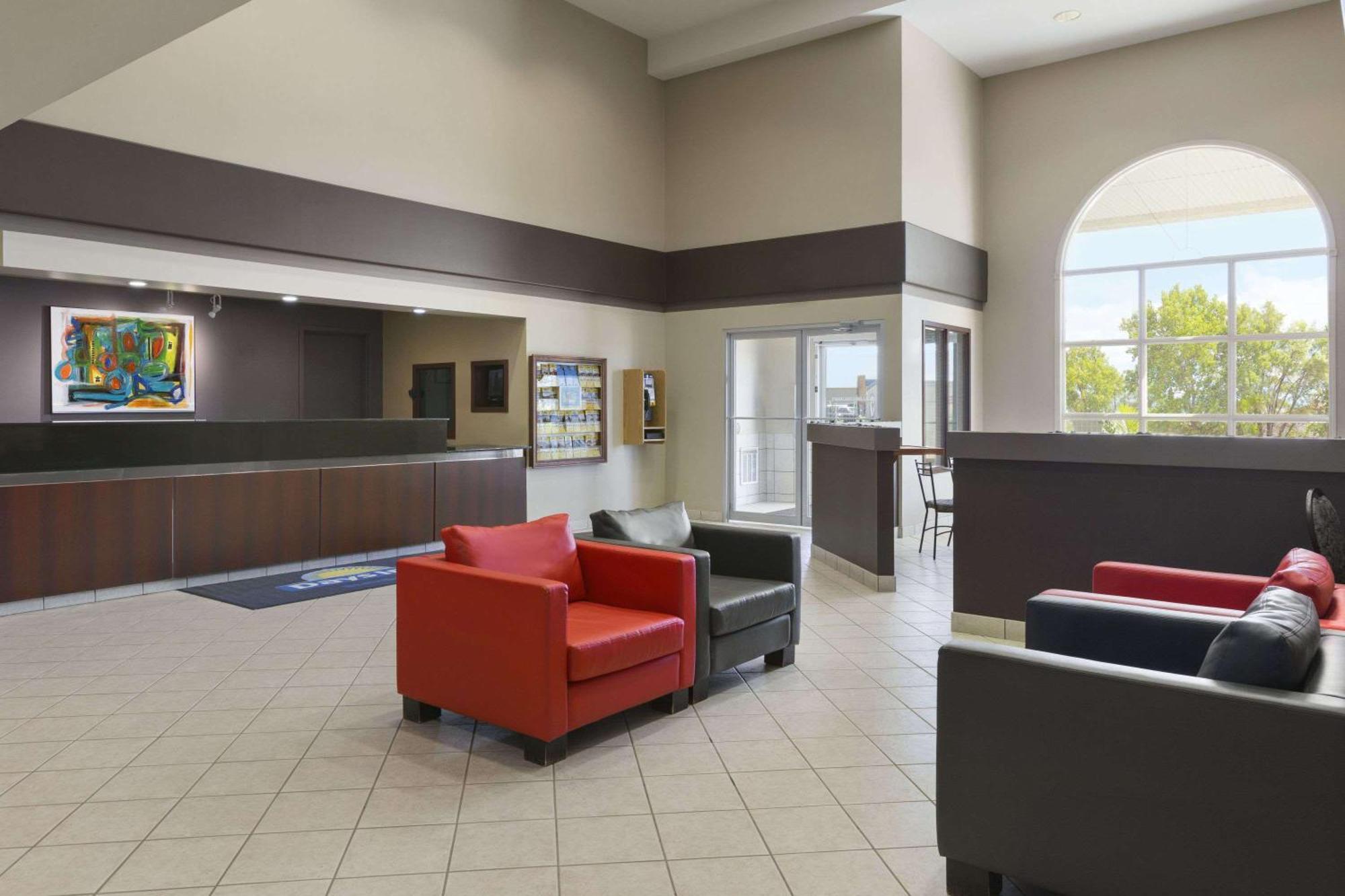 Days Inn By Wyndham Steinbach Eksteriør billede